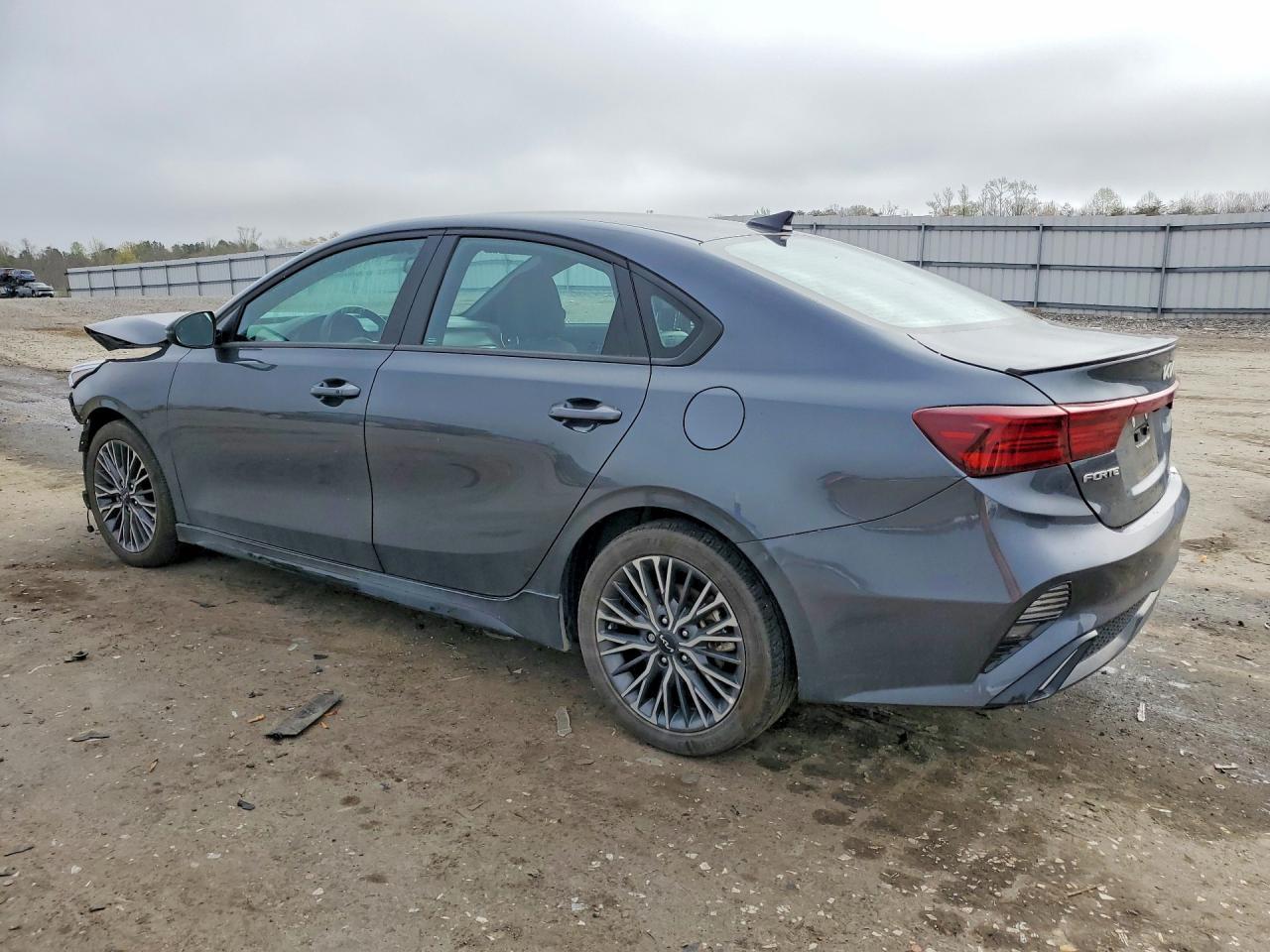 2024 Kia Forte Gt Line - Фото 2