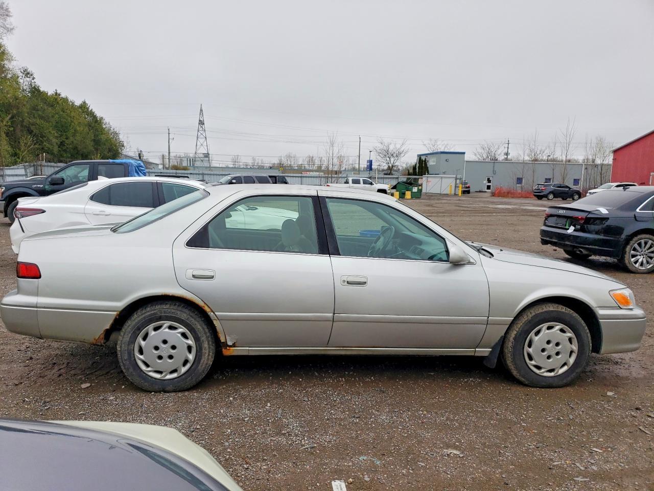 2000 Toyota Camry Ce - Фото 3