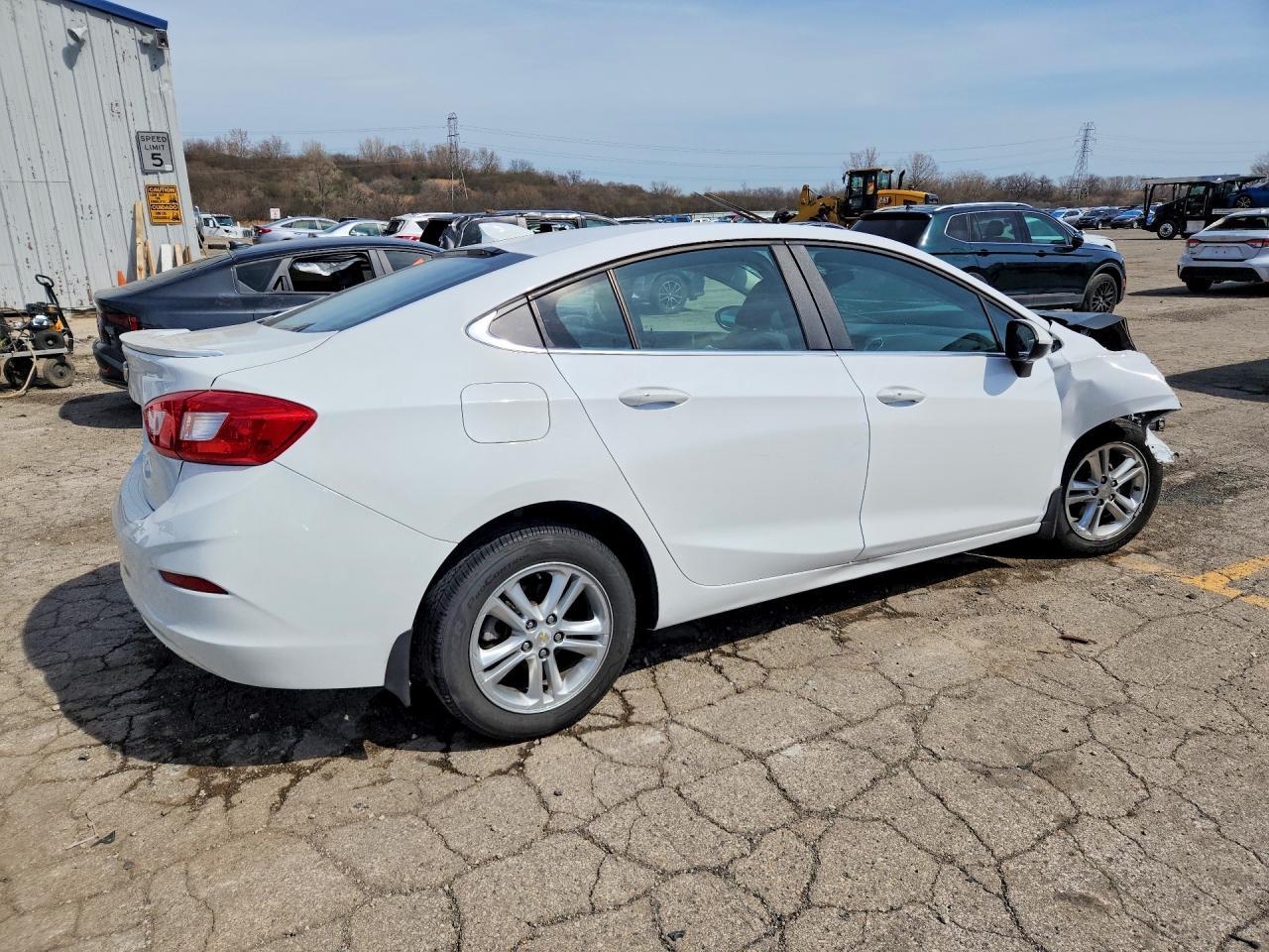2017 Chevrolet Cruze Lt - Фото 3