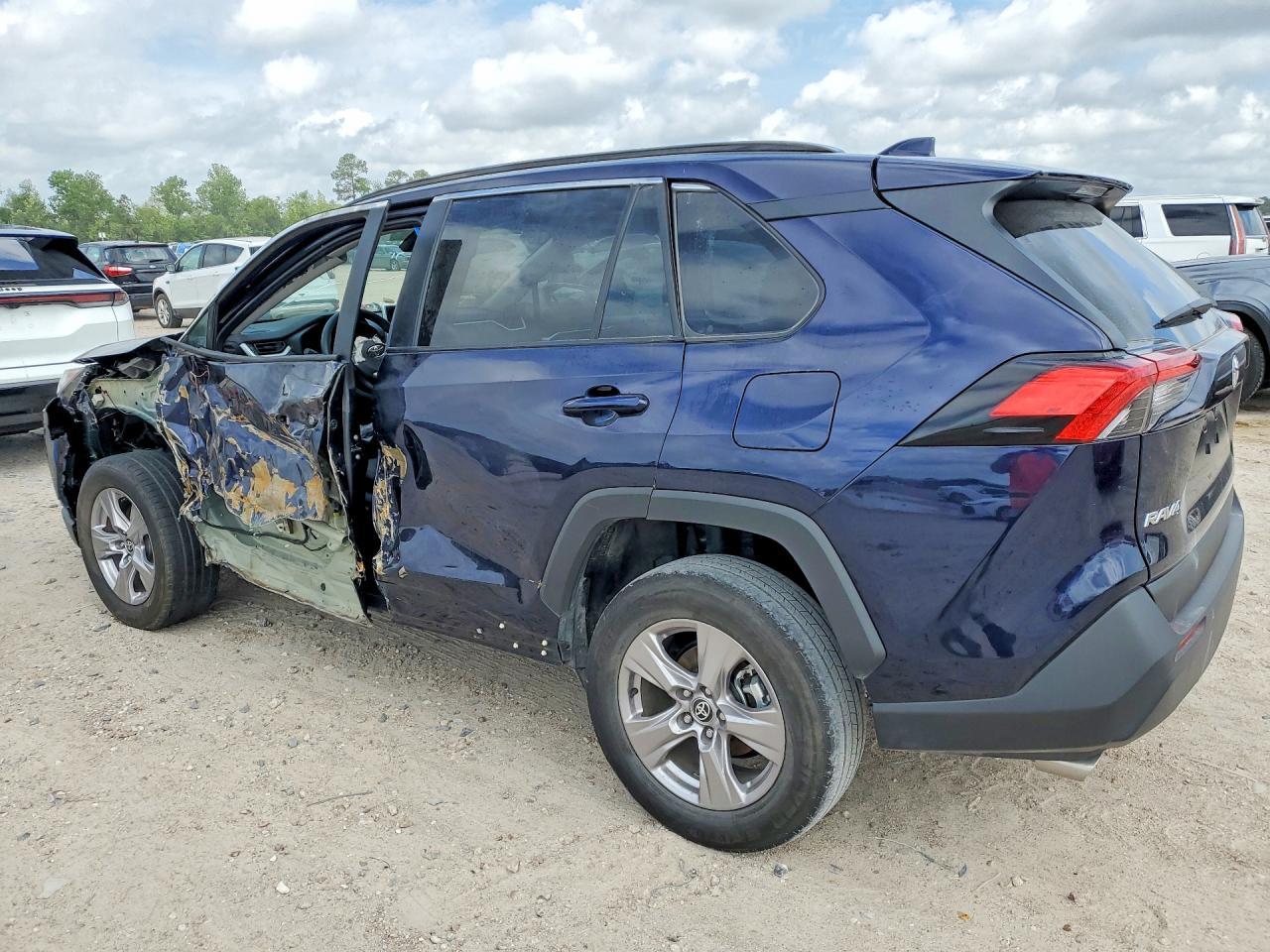 2025 Toyota Rav4 Xle - Фото 2