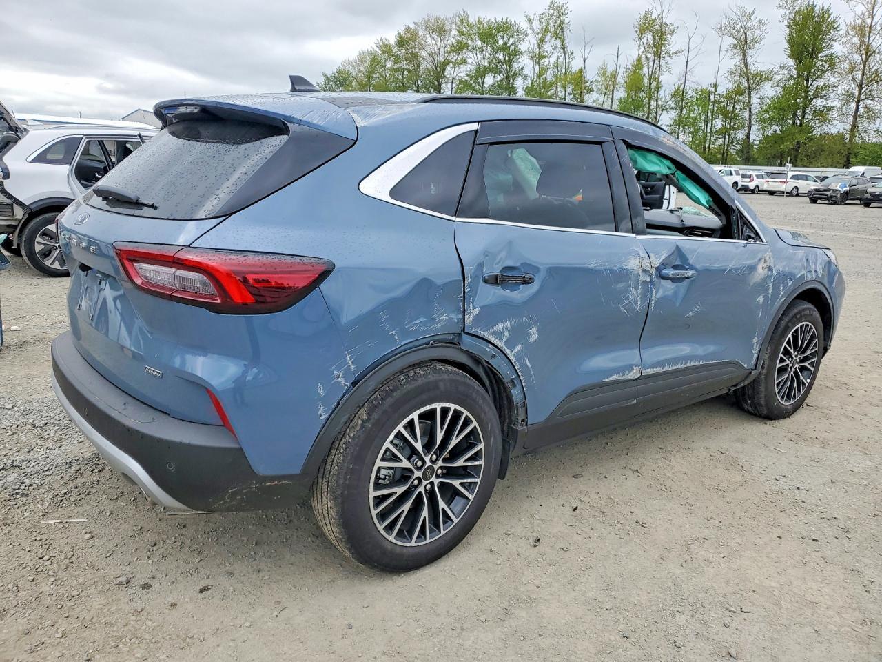 2025 Ford Escape - Image 3