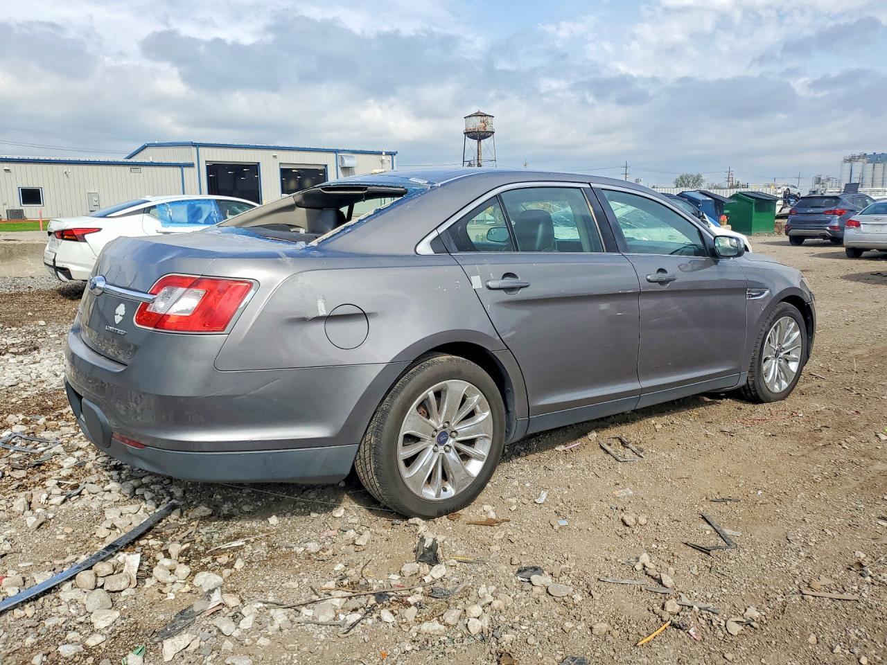2012 Ford Taurus Limited - Image 3