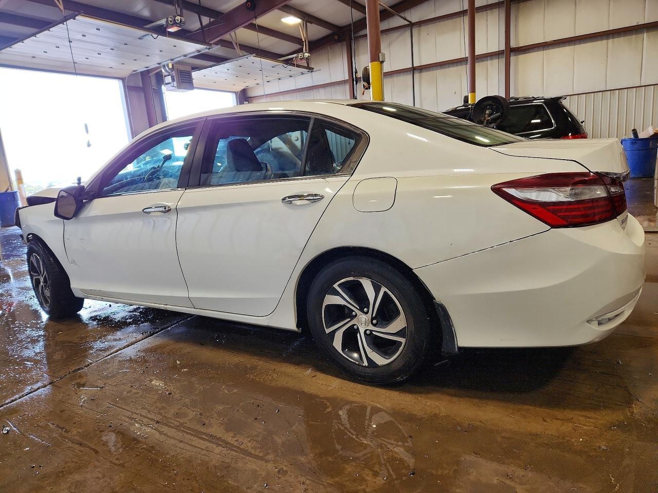 2016 Honda Accord Lx - Фото 2