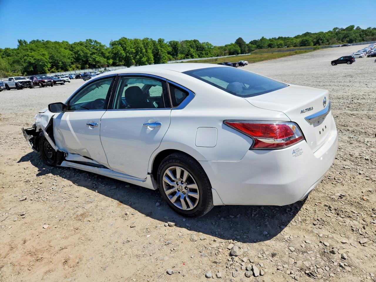2015 Nissan Altima 2.5 S - Фото 2