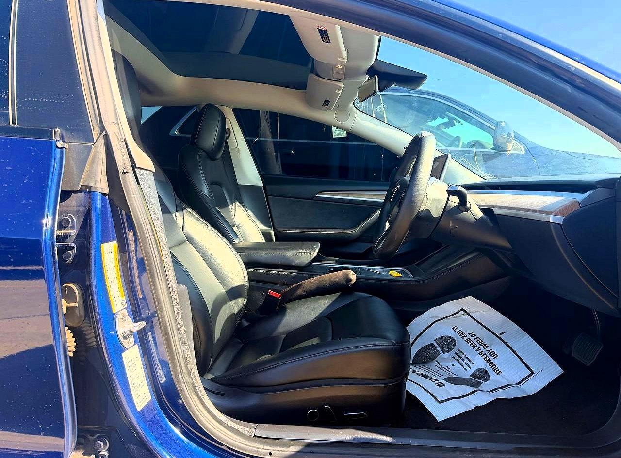 2022 Tesla Model 3 - Фото 5