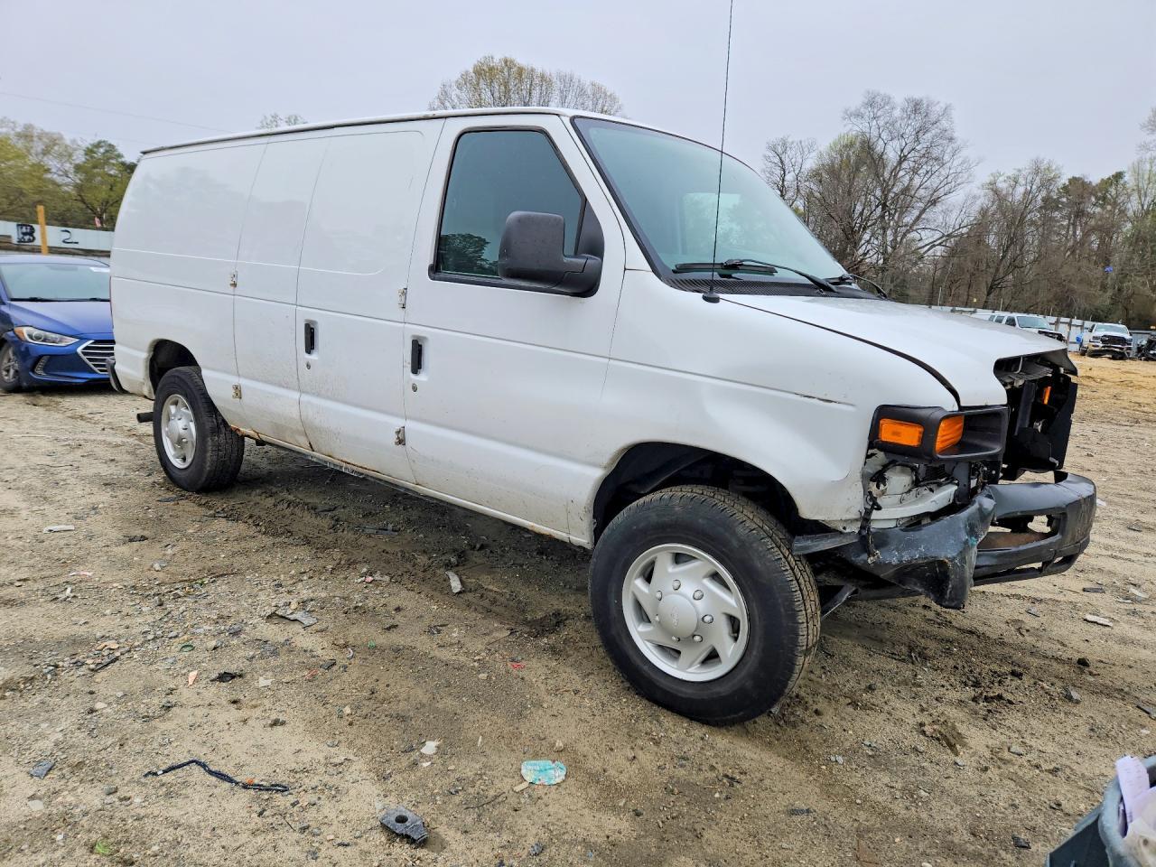 2013 Ford Econoline E250 Van - Image 4