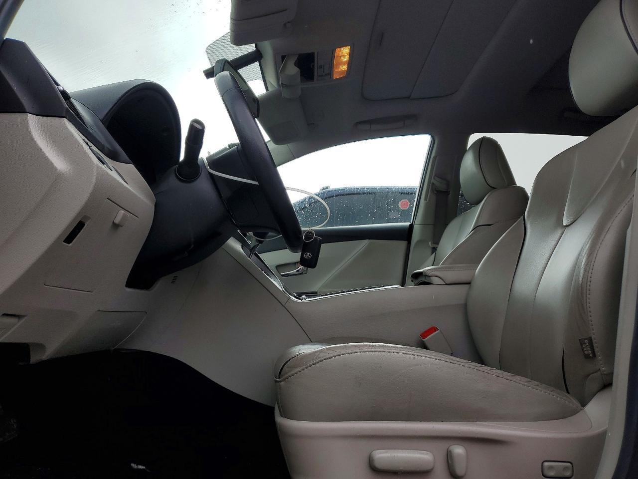 2013 Toyota Venza Le - Image 7