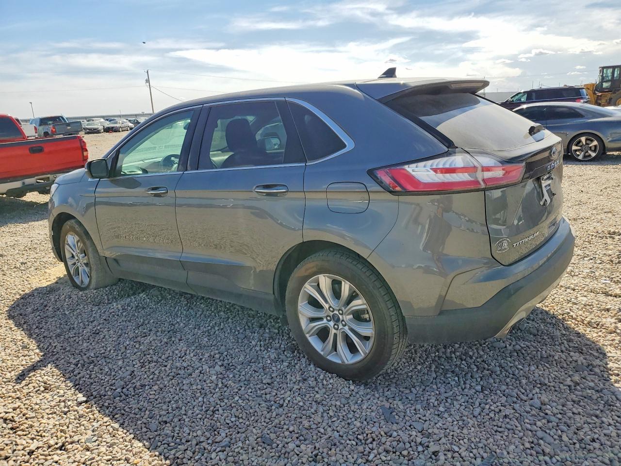 2022 Ford Edge Titanium - Image 2