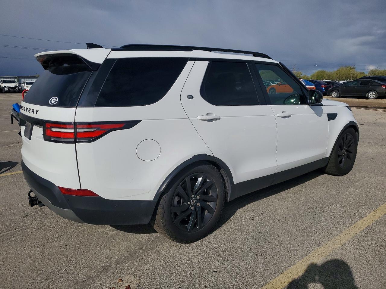 2017 Land Rover Discovery Hse - Image 3