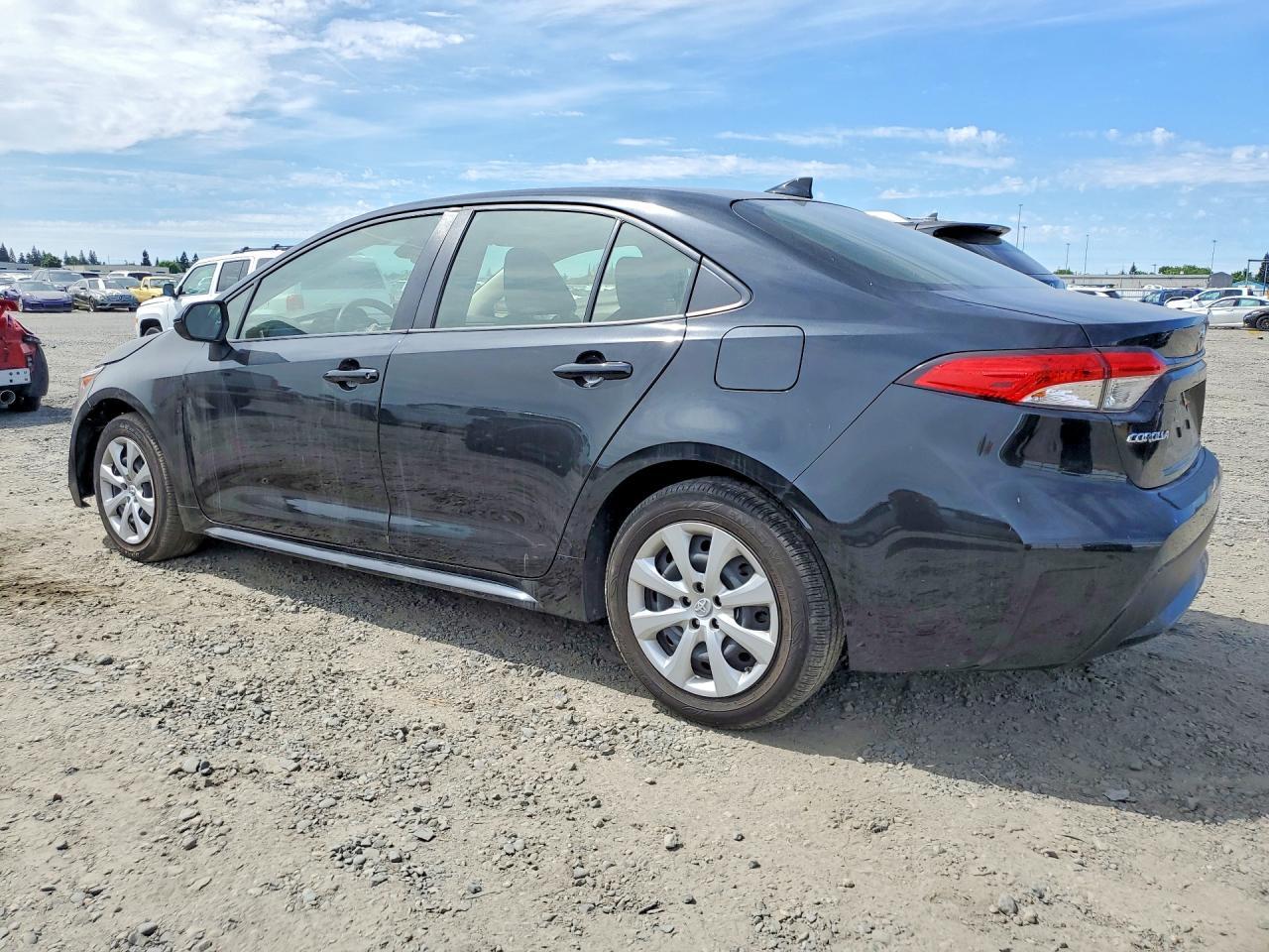 2021 Toyota Corolla Le - Фото 2