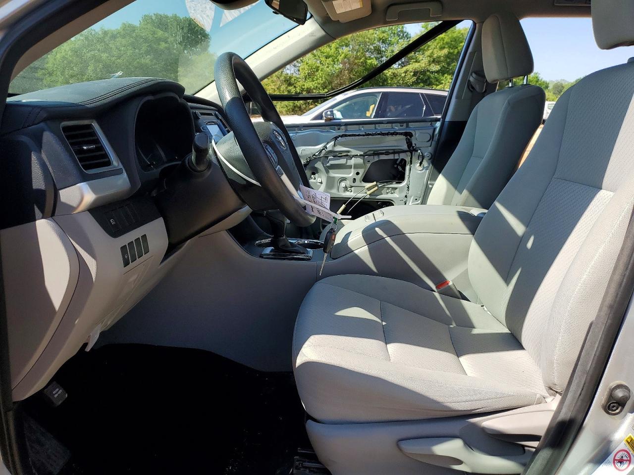 2017 Toyota Highlander Le - Фото 7