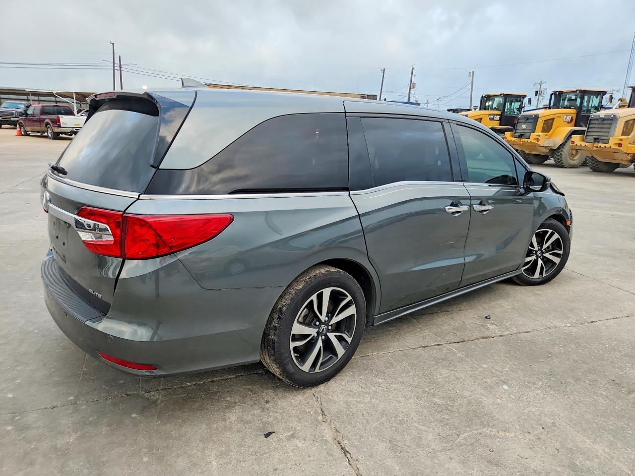 2018 Honda Odyssey Elite - Фото 3