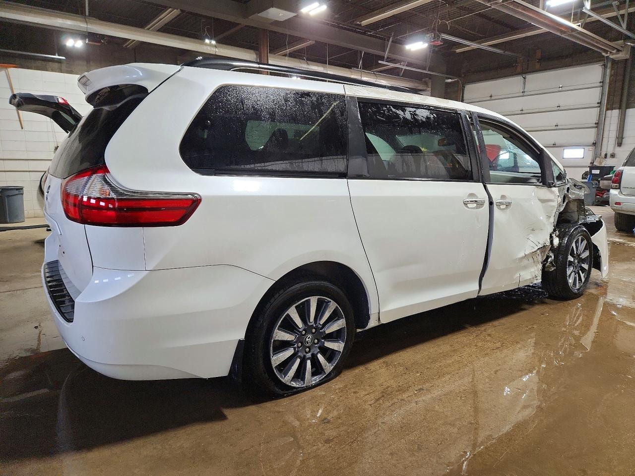 2019 Toyota Sienna Xle 7-Passenger - Фото 3