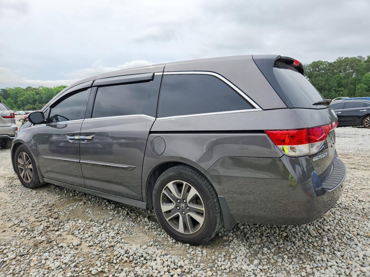 2015 Honda Odyssey Touring - Фото 2