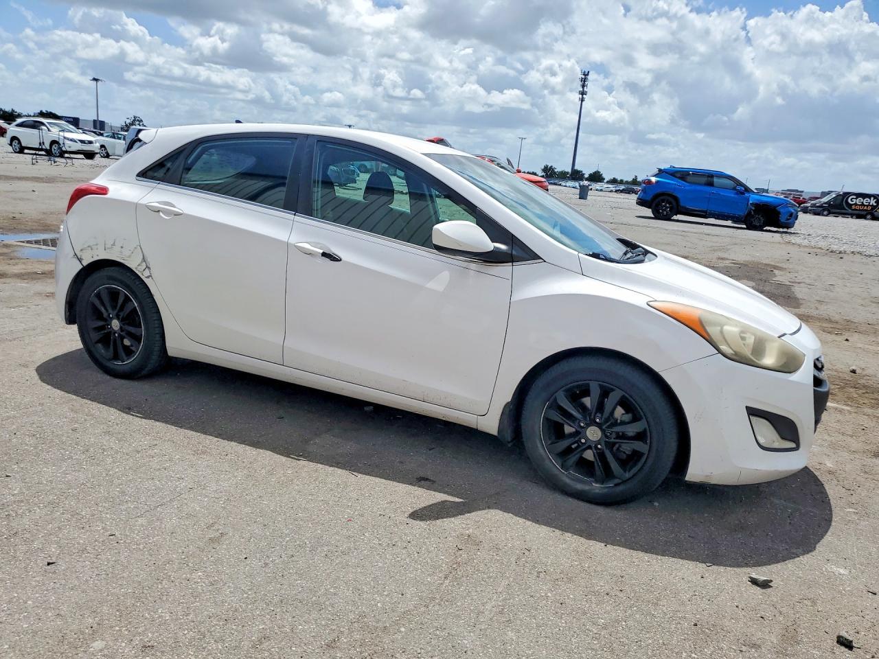 2014 Hyundai Elantra Gt Base - Image 4