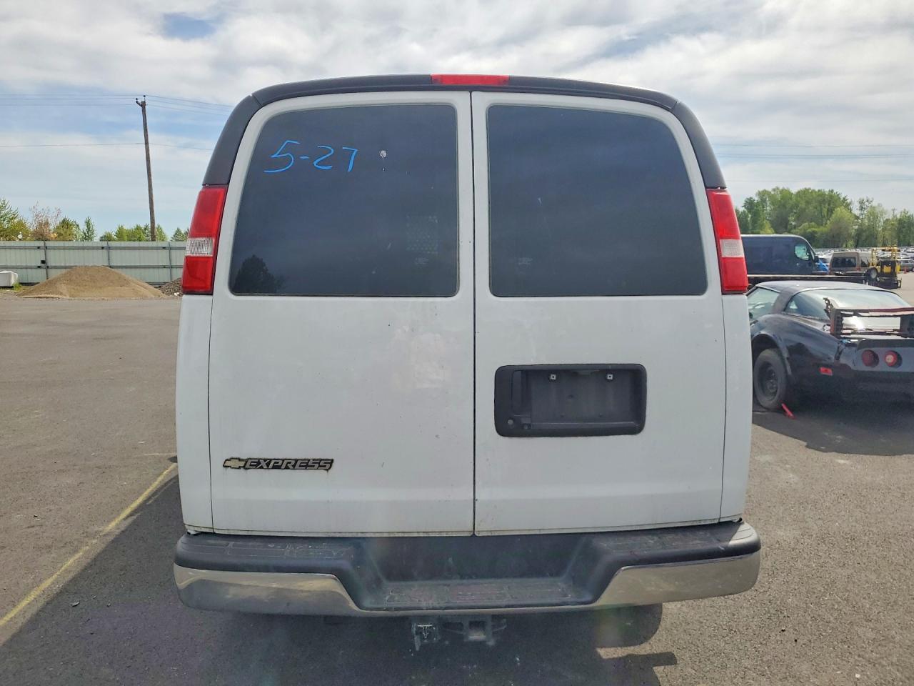 2019 Chevrolet Express 2500 Cargo Delivery Van - Image 6