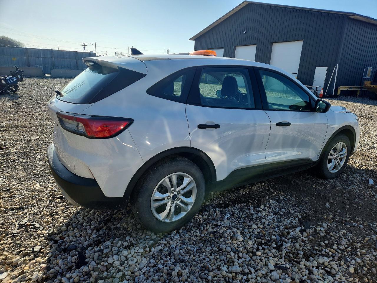 2022 Ford Escape S - Фото 3
