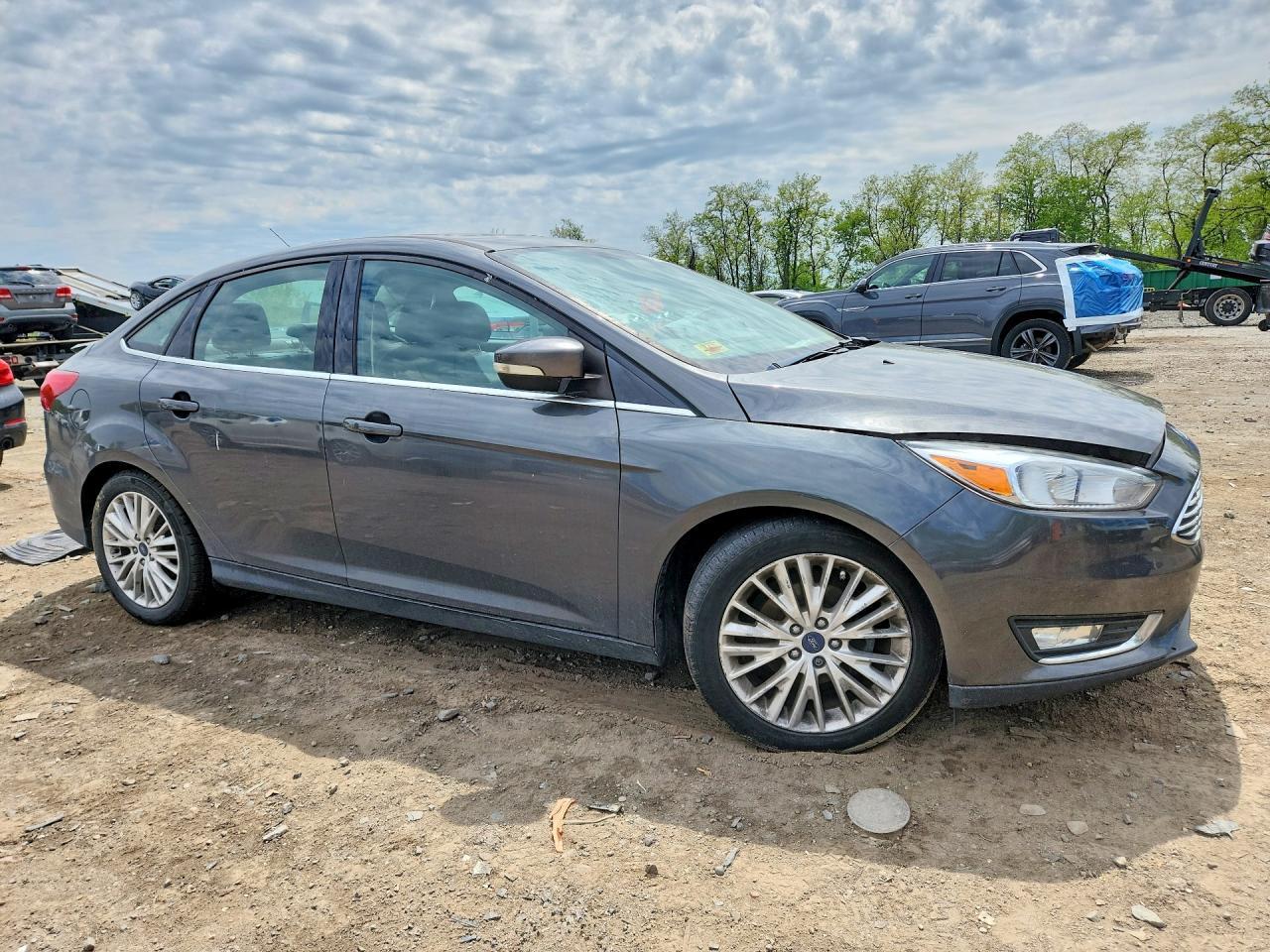 2017 Ford Focus Titanium - Image 4