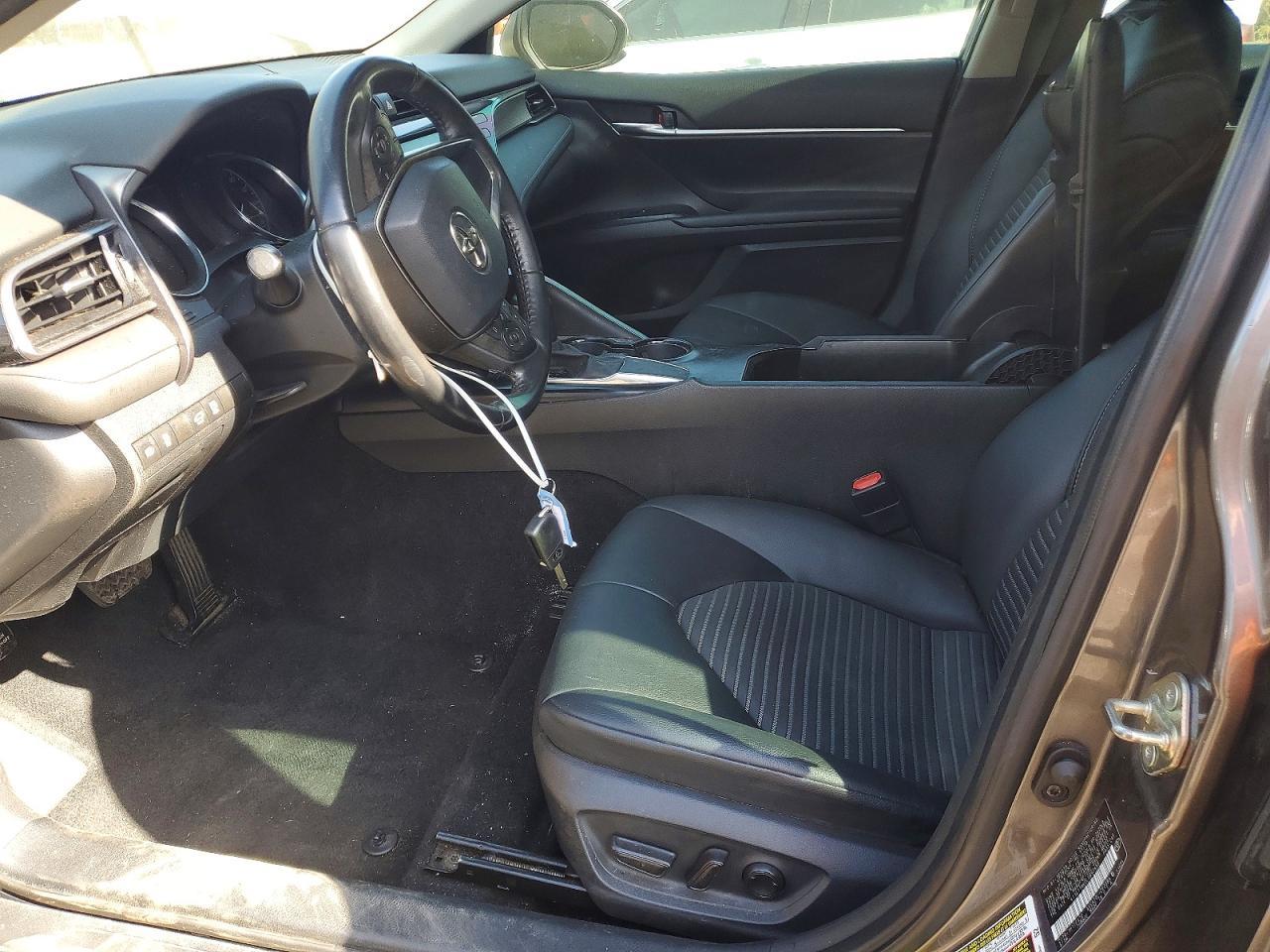 2020 Toyota Camry Se - Image 7