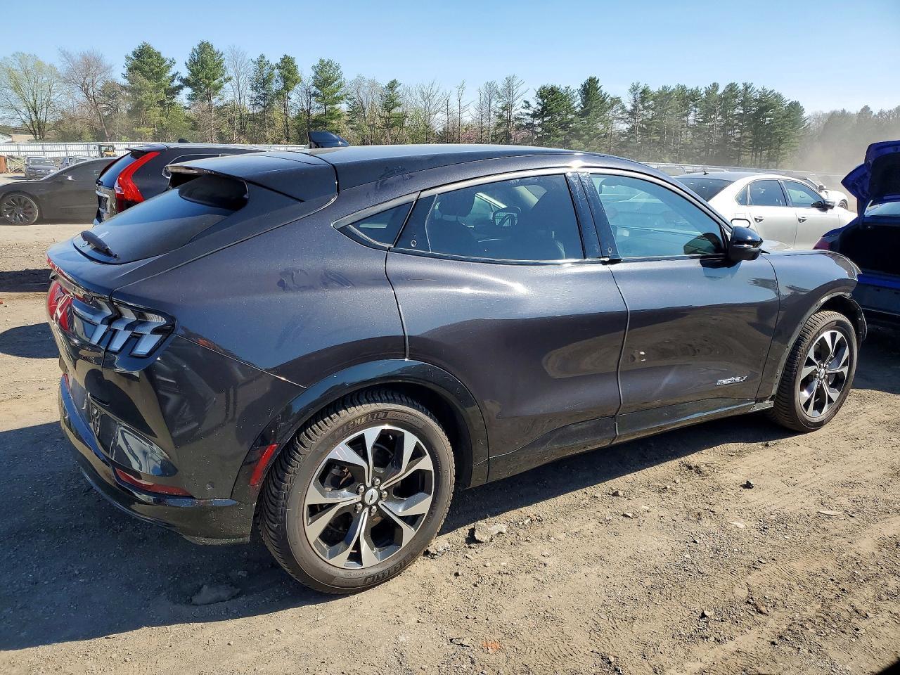 2022 Ford Mustang Mach-E Premium - Image 3