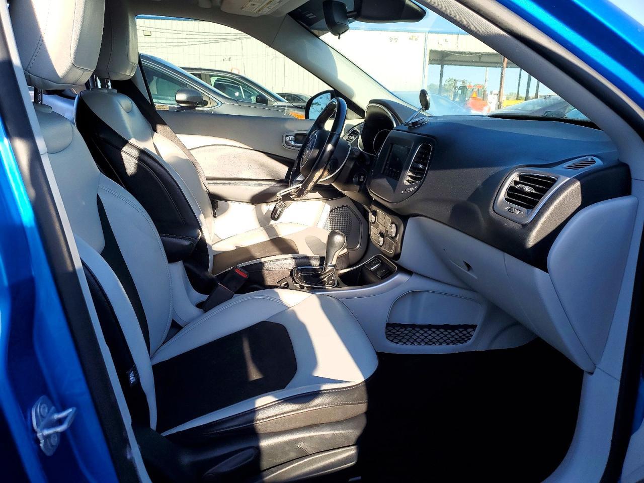 2020 Jeep Compass Latitude - Image 7