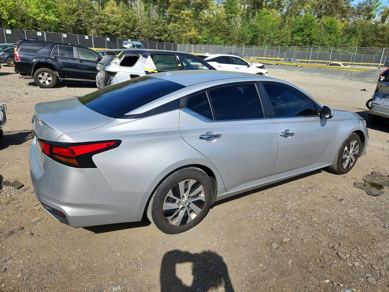 2020 Nissan Altima S - Image 3