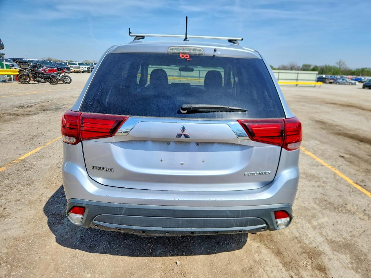 2016 Mitsubishi Outlander Es - Image 6