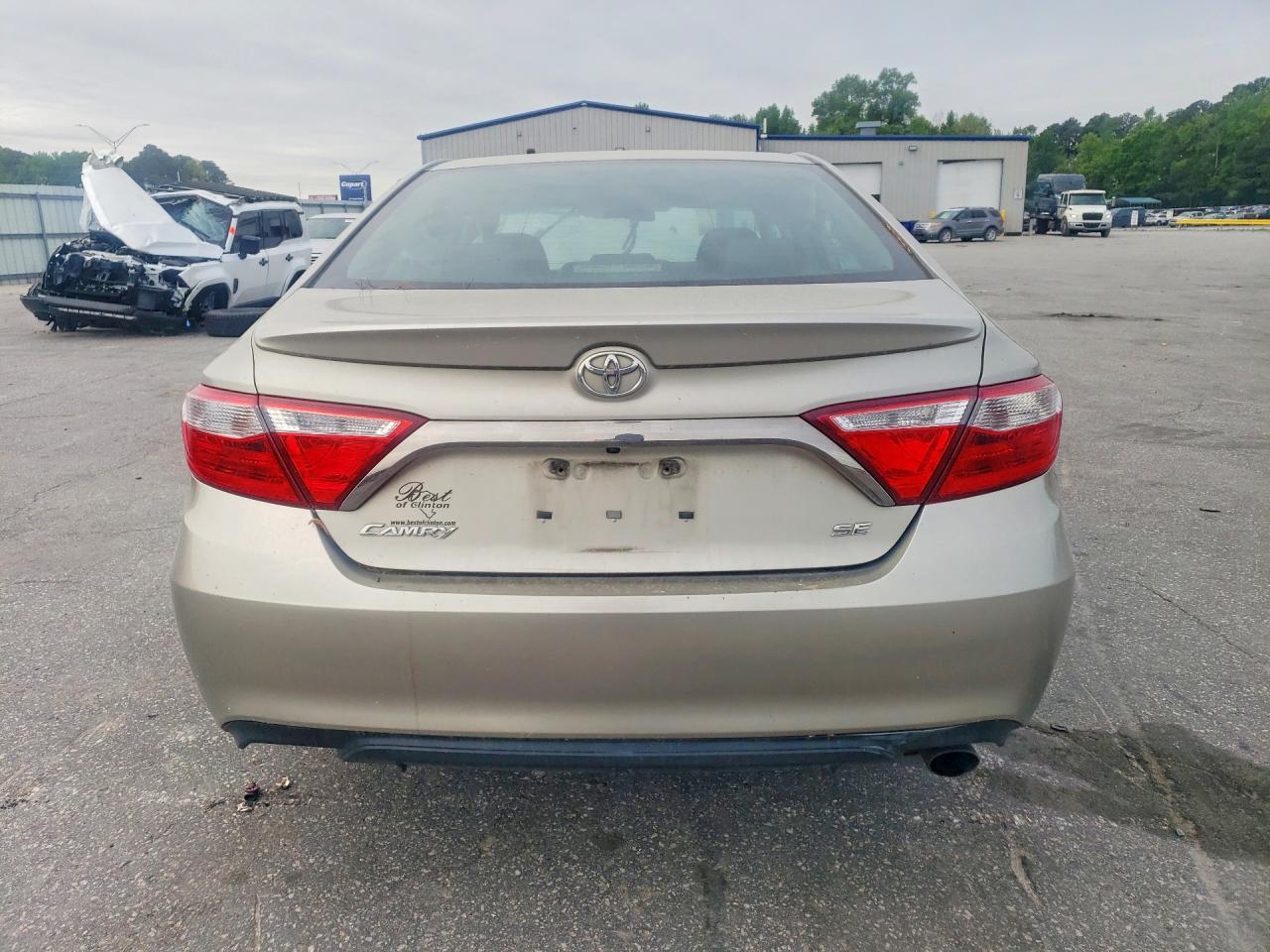 2016 Toyota Camry Se - Фото 6