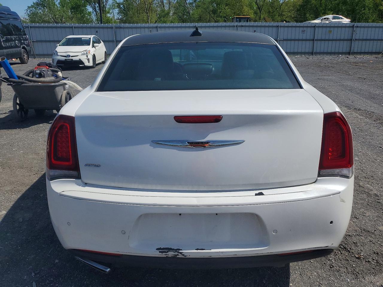 2016 Chrysler 300 S - Фото 6