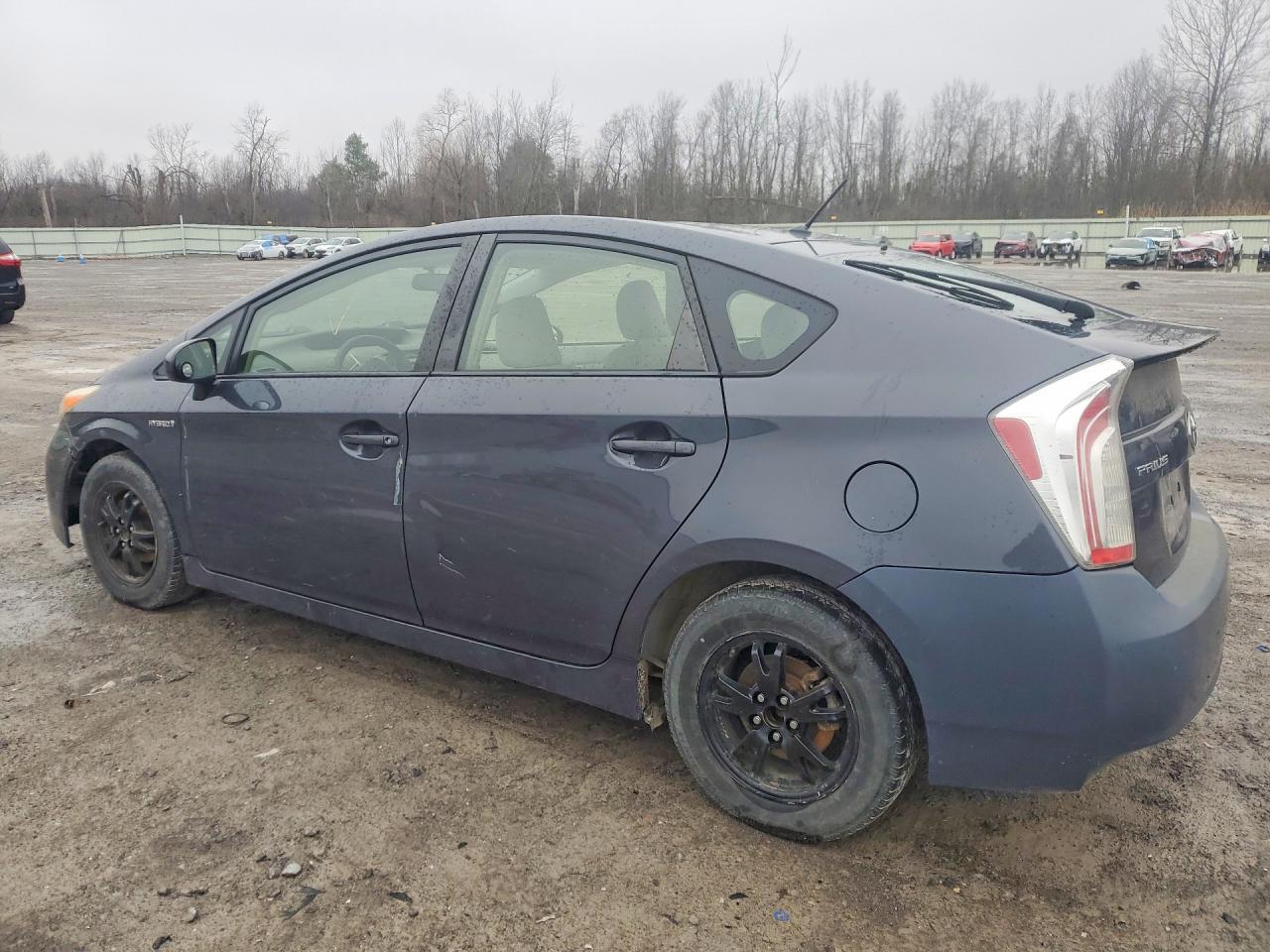 2012 Toyota Prius Two - Фото 2
