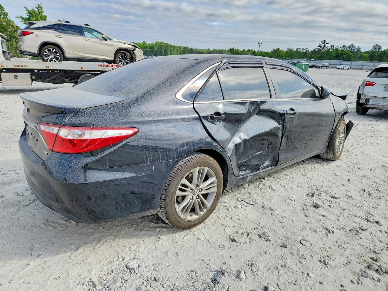2015 Toyota Camry Se - Фото 3