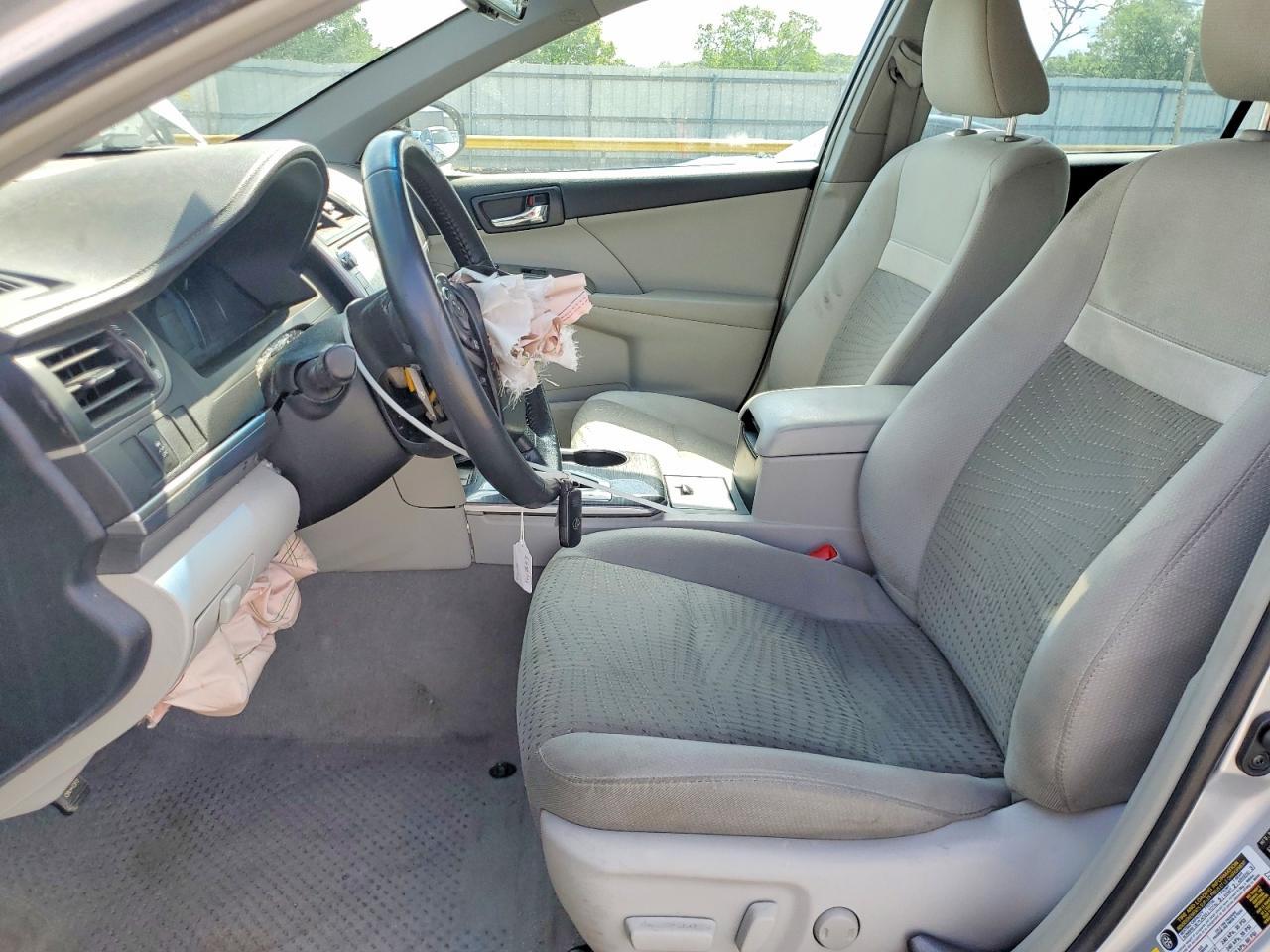 2014 Toyota Camry Hybrid Xle - Image 7