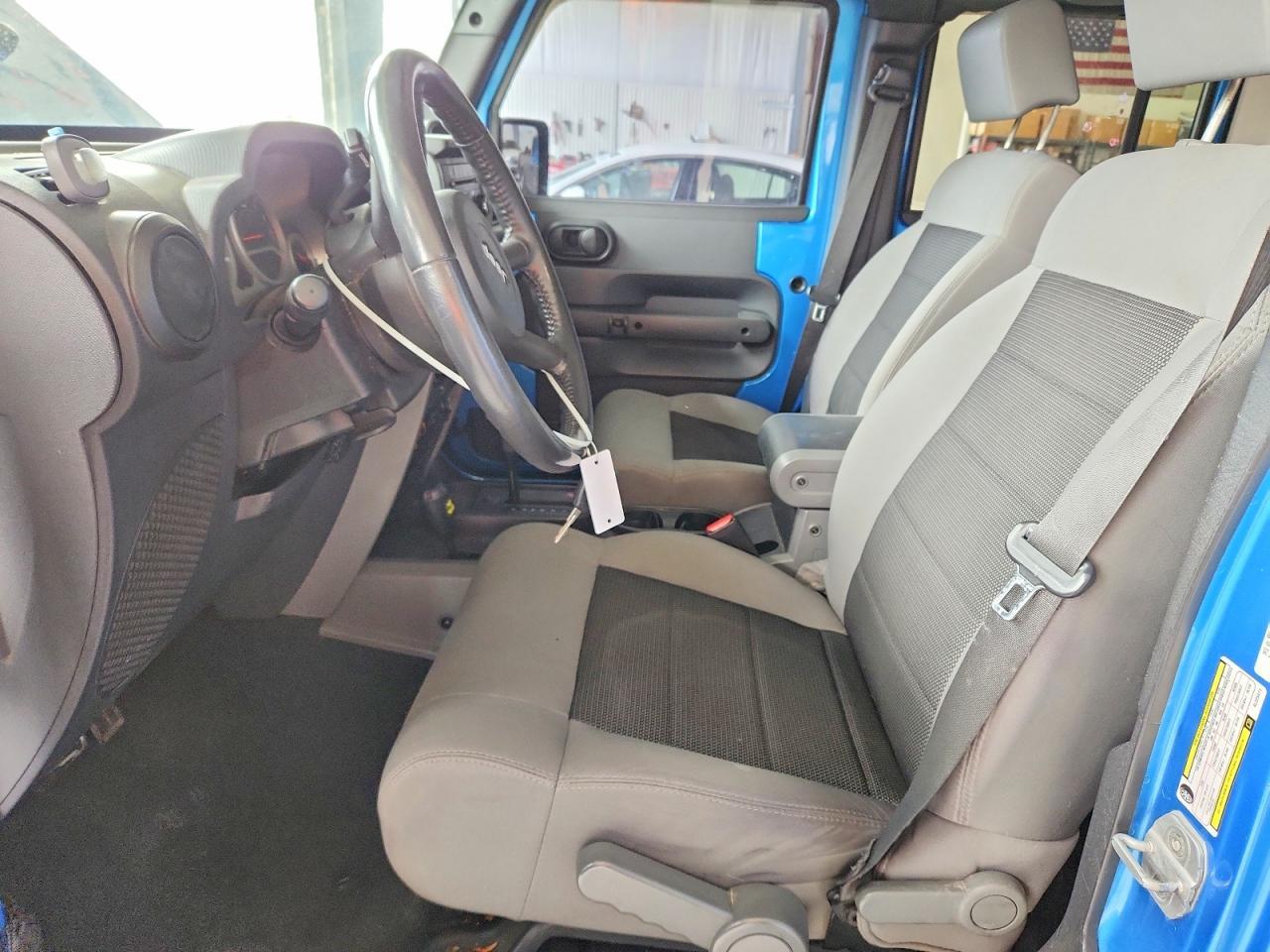 2010 Jeep Wrangler Unlimited Sport - Image 7