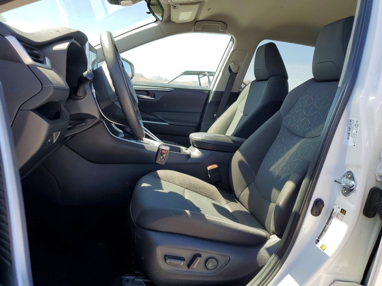 2024 Toyota Rav4 Xle - Image 7