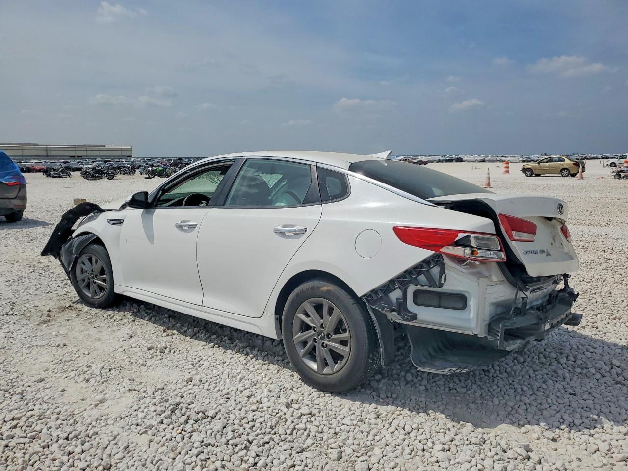 2019 Kia Optima Lx - Image 2