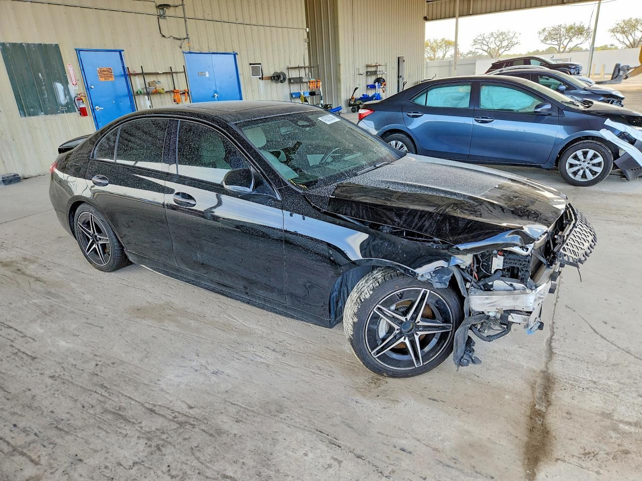 2022 Mercedes-Benz C 300 - Фото 4