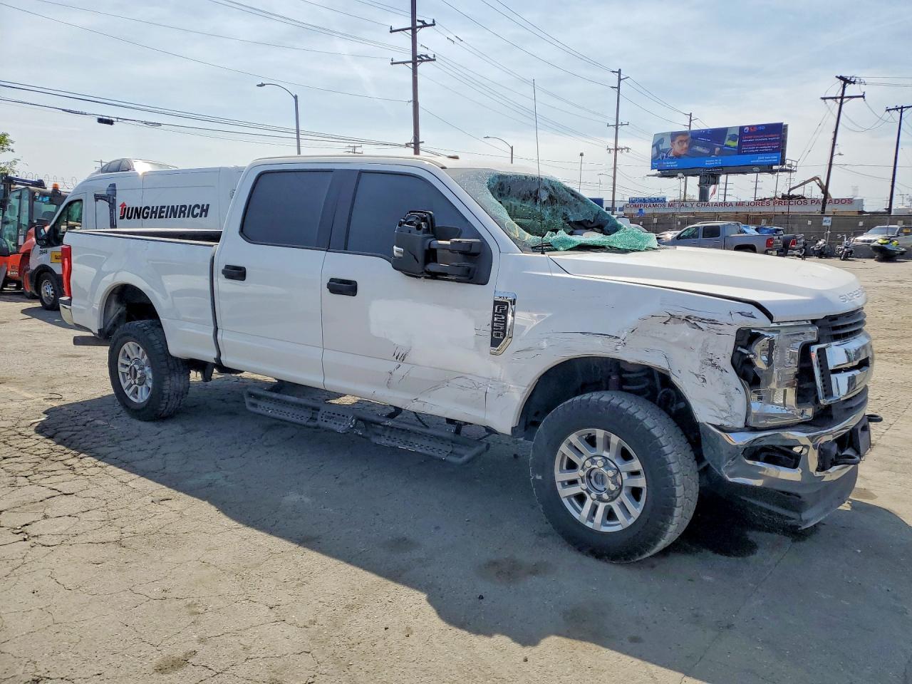 2019 Ford F250 Super Duty - Фото 4