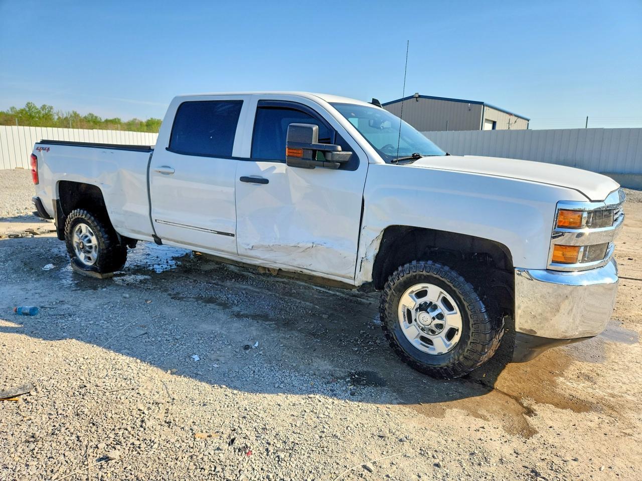 2016 Chevrolet Silverado K2500 Heavy Duty - Image 4