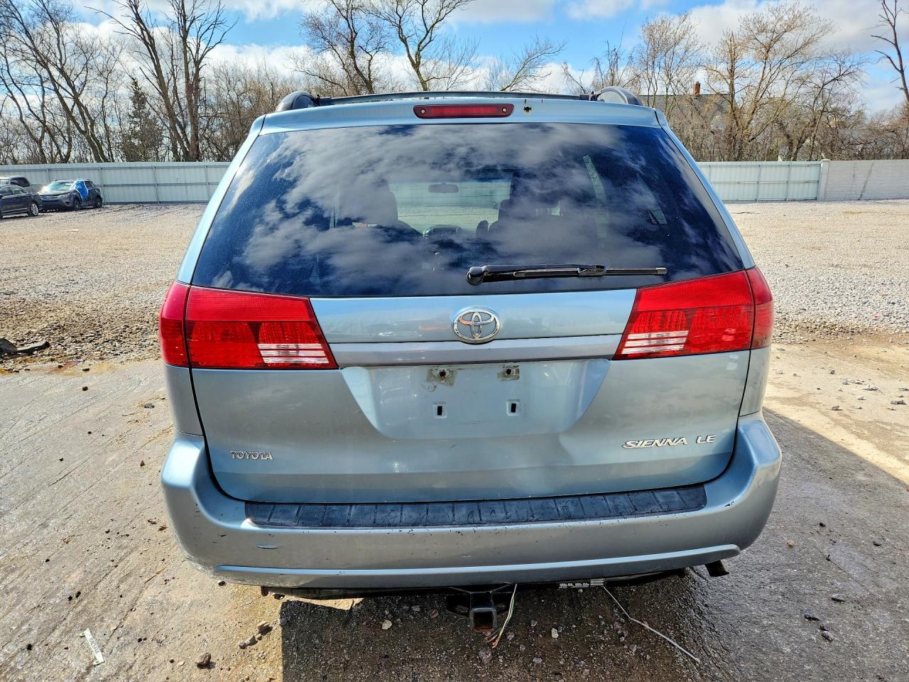 2005 Toyota Sienna Le 7 Passenger - Image 6