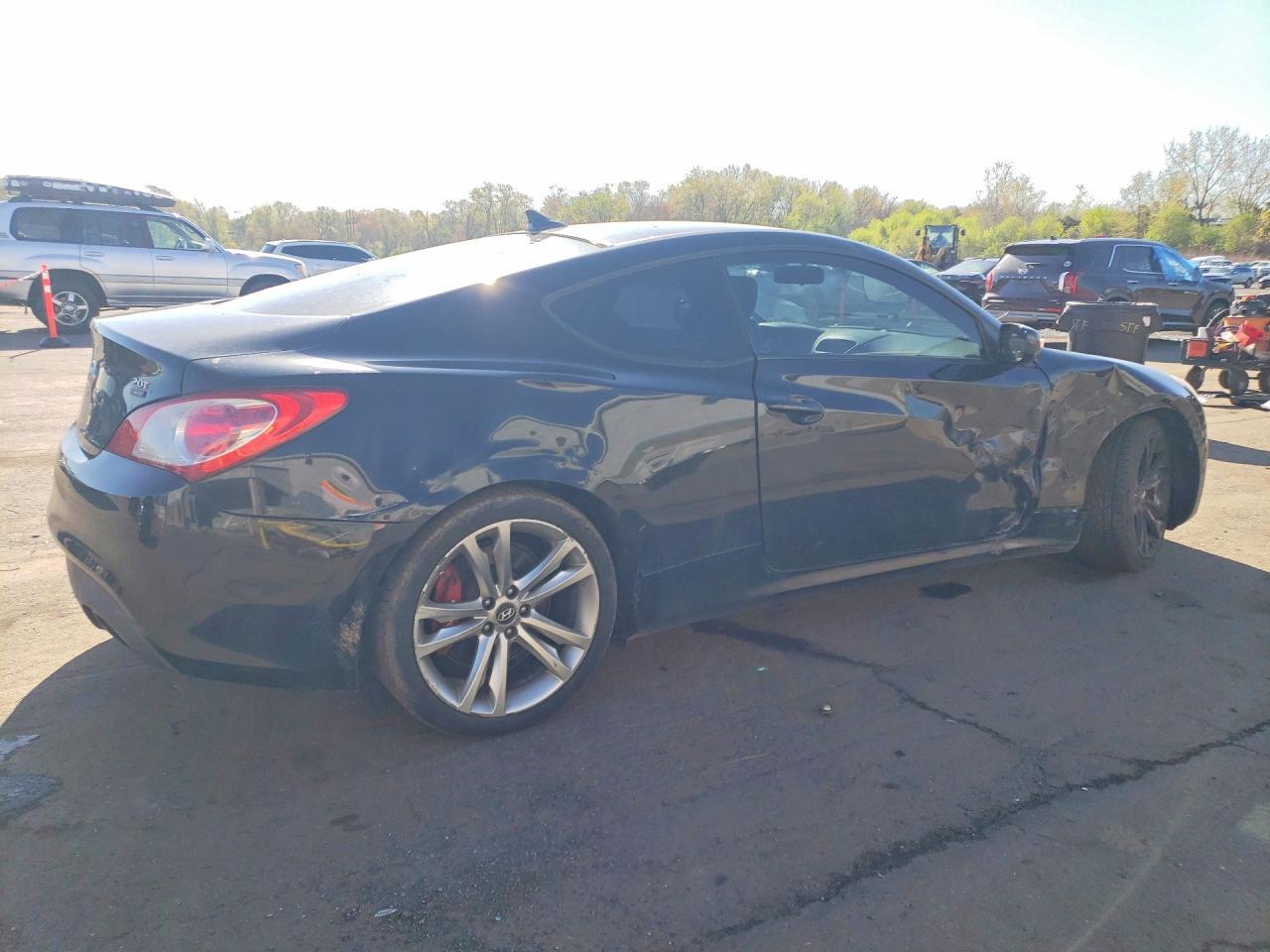 2011 Hyundai Genesis Coupe 2.0T - Фото 3