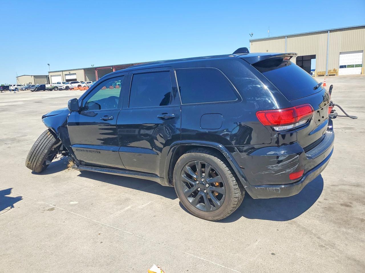 2021 Jeep Grand Cherokee Laredo - Фото 2
