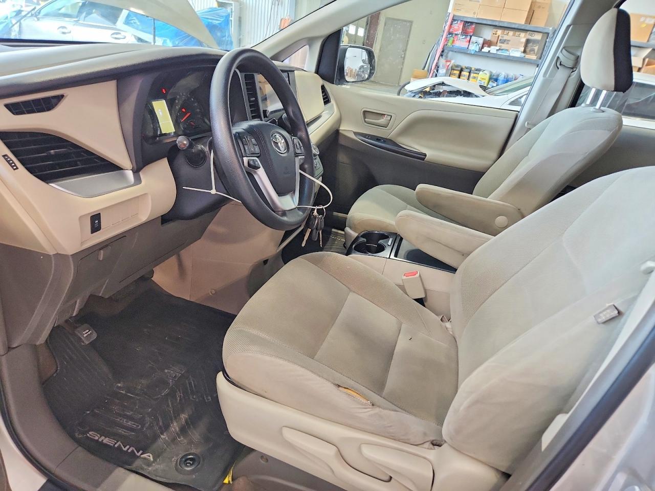 2015 Toyota Sienna L 7-Passenger - Фото 7