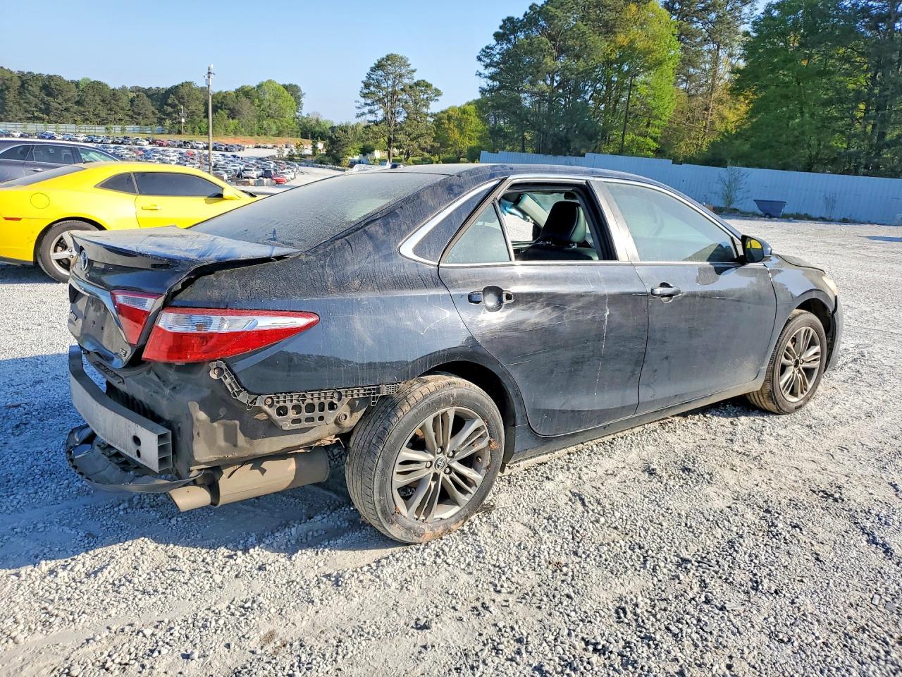 2016 Toyota Camry Se - Image 3