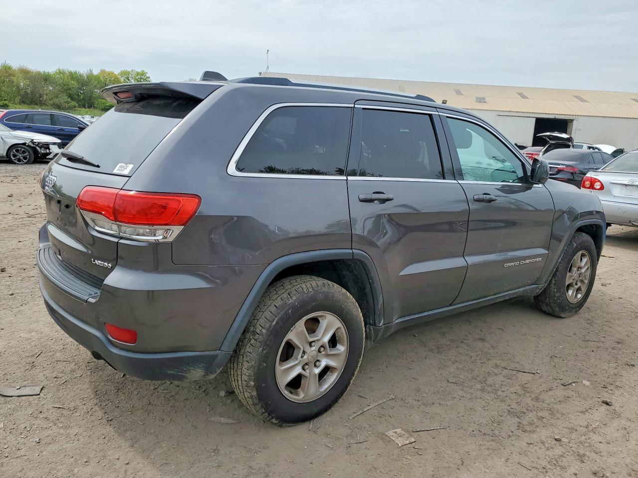 2014 Jeep Grand Cherokee Laredo - Image 3