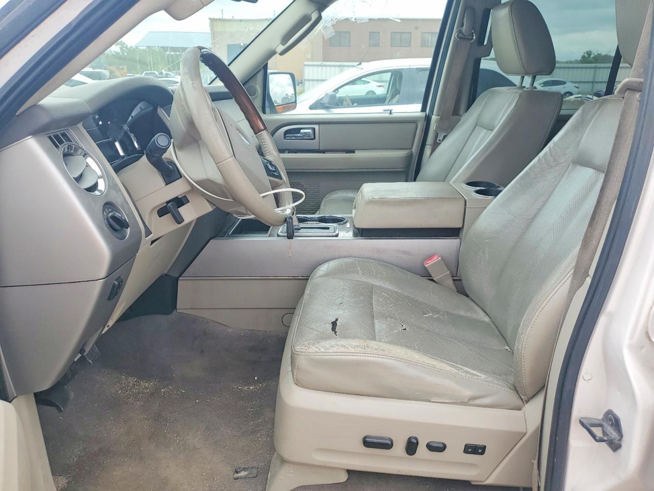 2010 Ford Expedition El Limited - Image 7