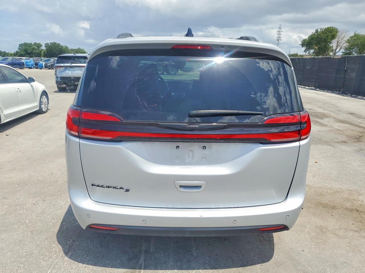 2023 Chrysler Pacifica Touring L - Фото 6