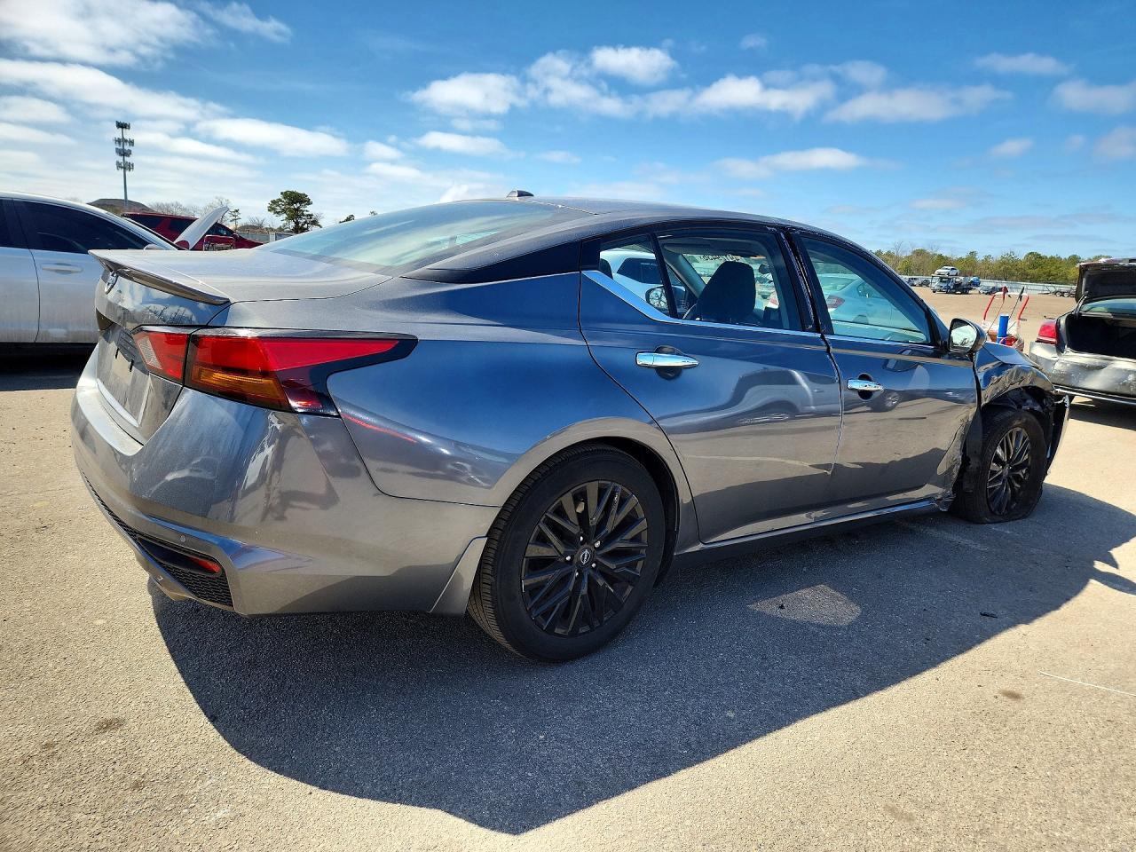2025 Nissan Altima 2.5 Sv - Image 3