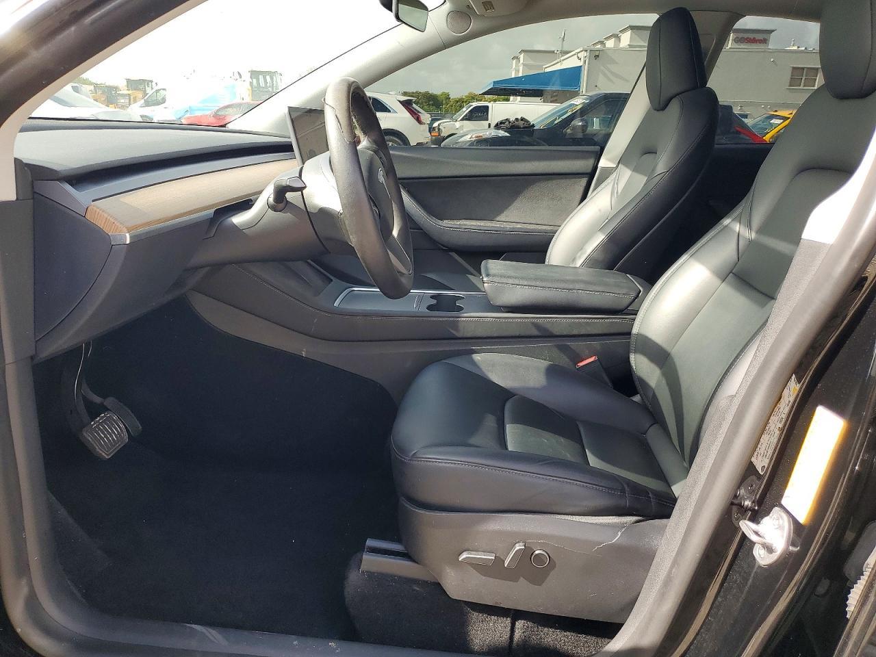 2022 Tesla Model Y - Image 7