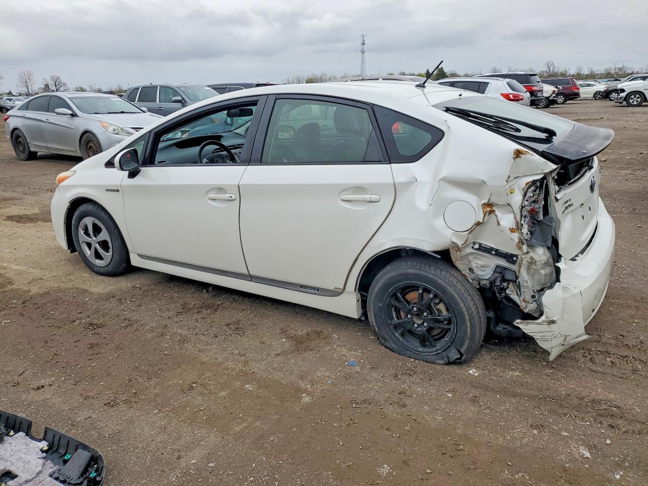 2013 Toyota Prius Two - Фото 2
