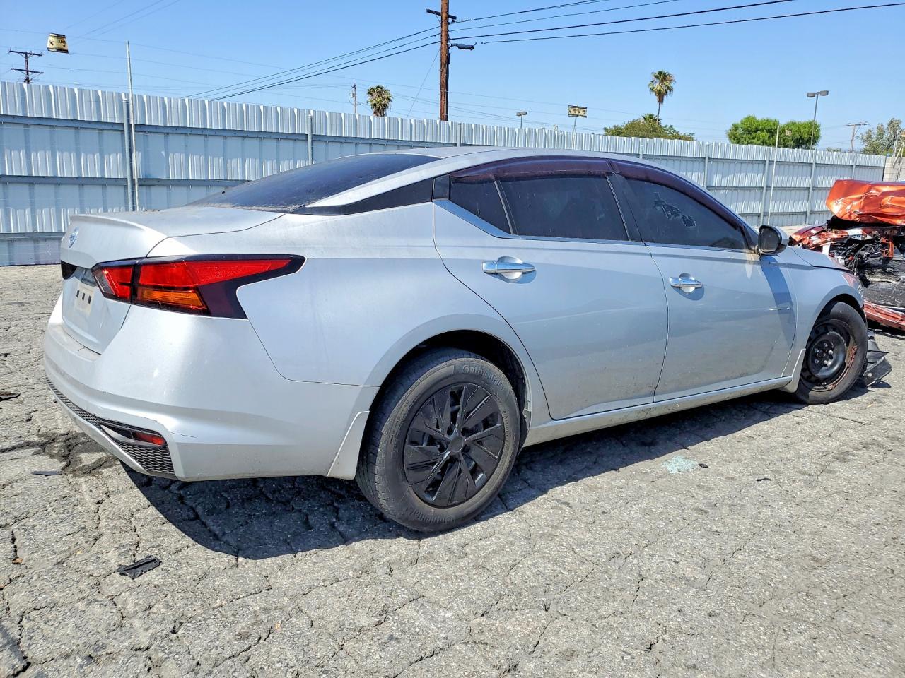 2022 Nissan Altima S - Image 3